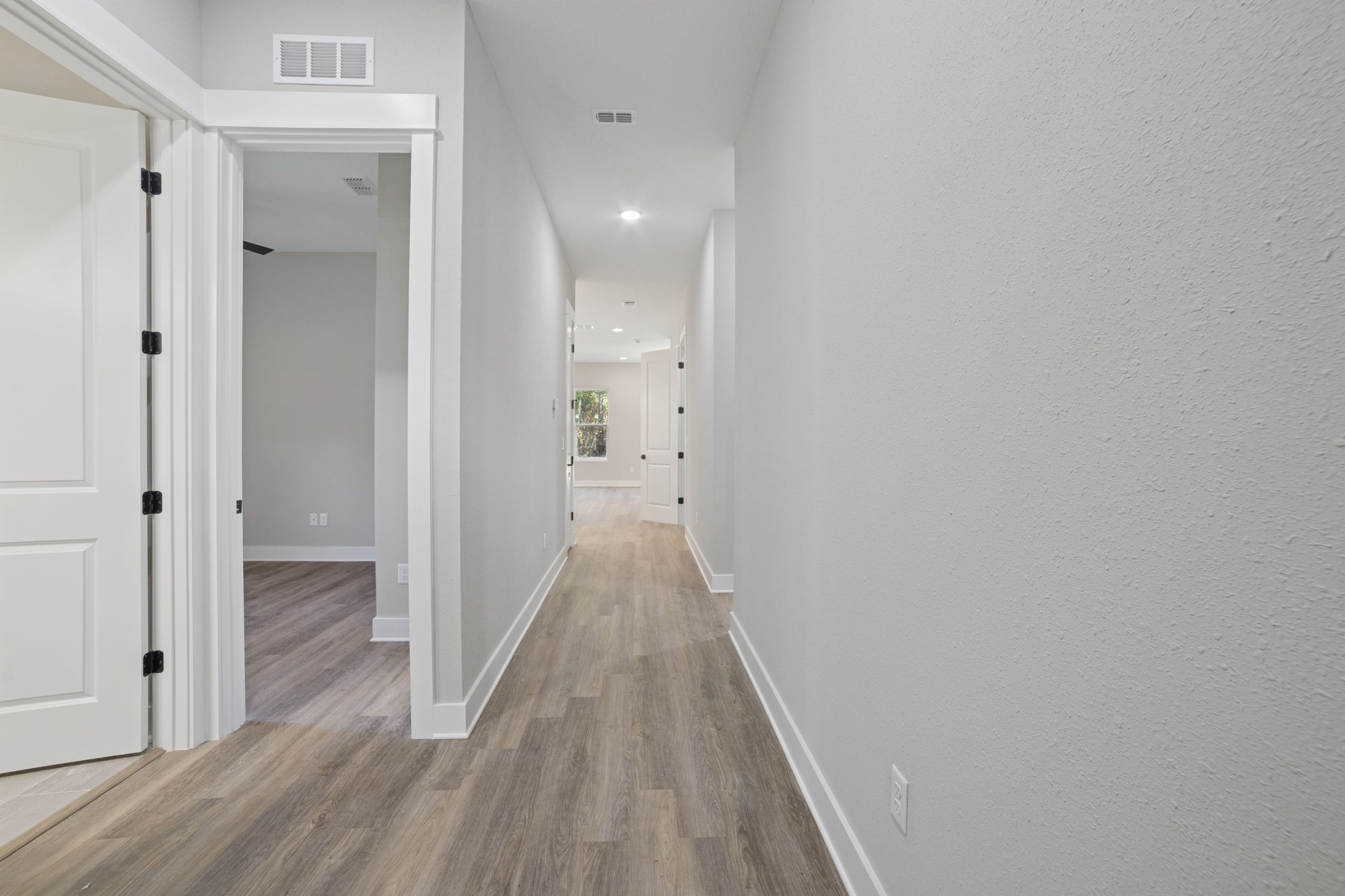 10-16063-Puskita-Trail-WindowStill