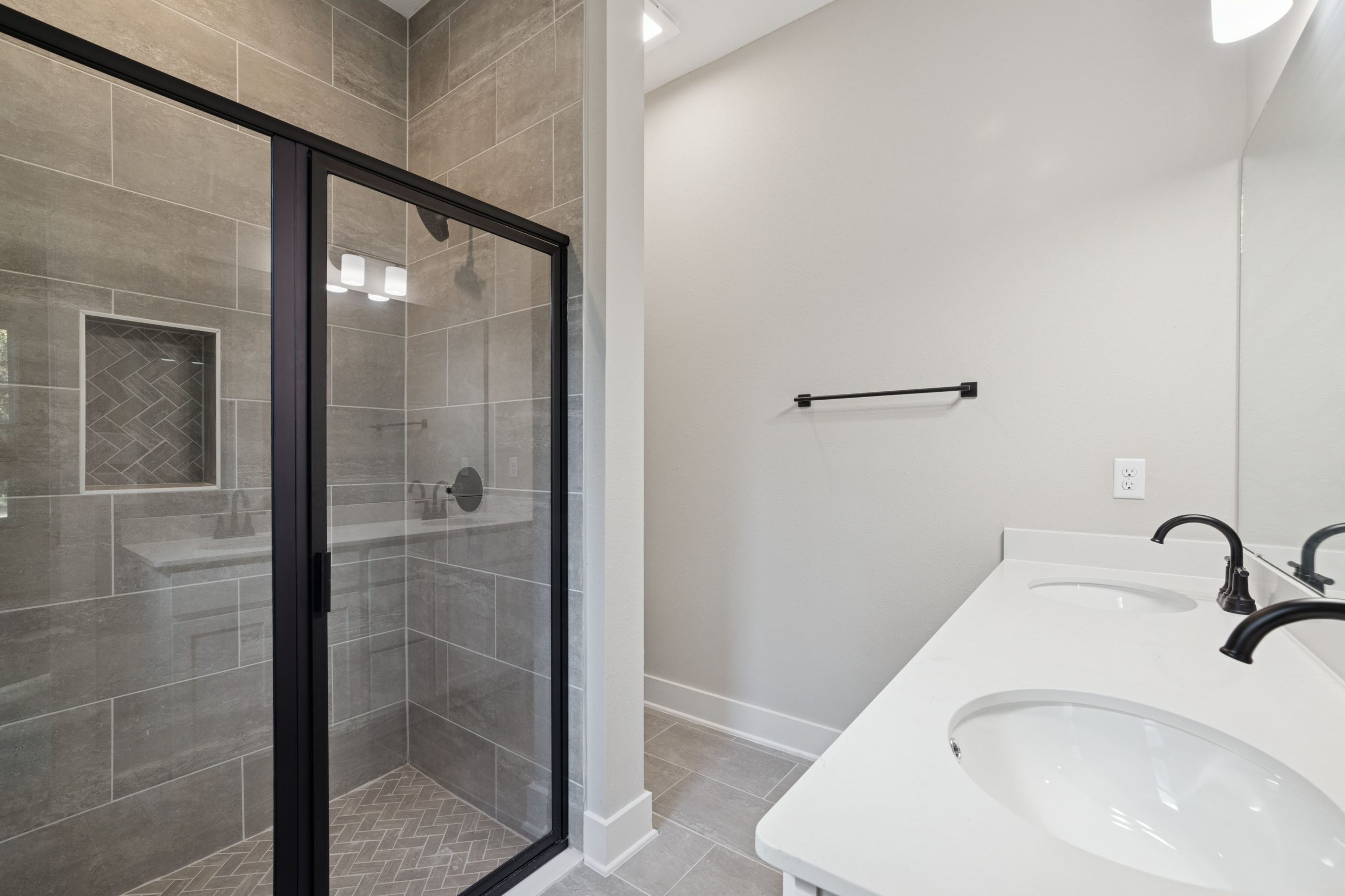 27-16063-Puskita-Trail-WindowStill