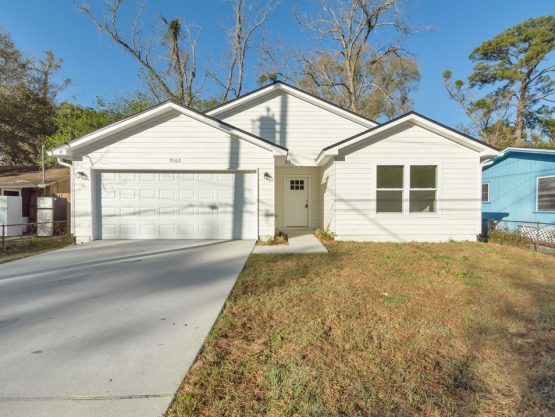 Brand-New Construction with Modern Design & Spacious Backyard – Ideal for Homebuyers or Investors